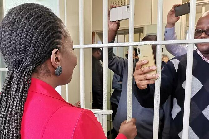Experience views of Cape Town with Robben Island &Table Mountain full day tour - Practical Details and Experience Quality