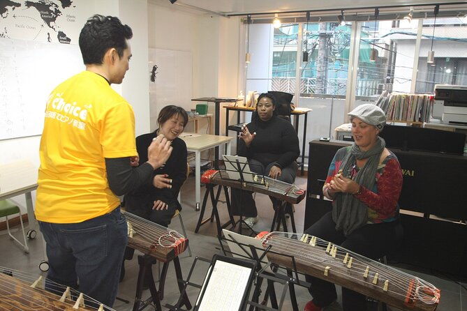 experiential-lesson-of-the-japanese-instrument-koto