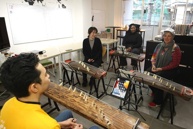 experiential-lesson-of-the-japanese-instrument-koto