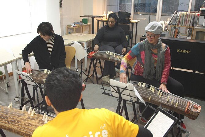 experiential-lesson-of-the-japanese-instrument-koto