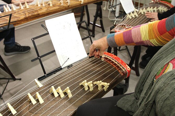 experiential-lesson-of-the-japanese-instrument-koto