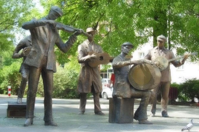 exploration-tour-through-the-district-of-praga-authentic-and-legendary