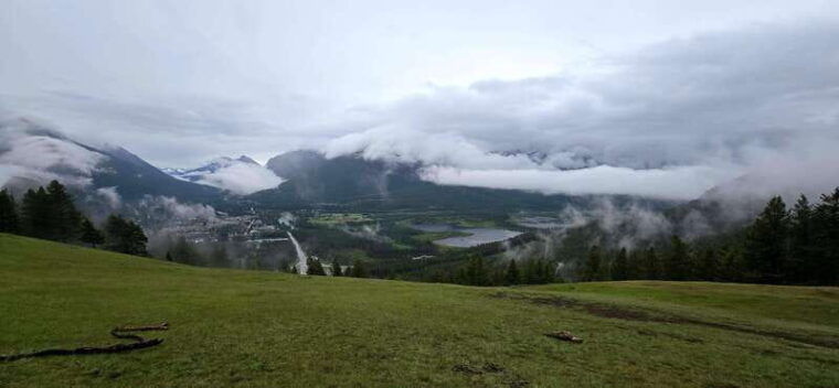 explore-9-iconic-banff-spots-in-1-epic-daypax-12-group