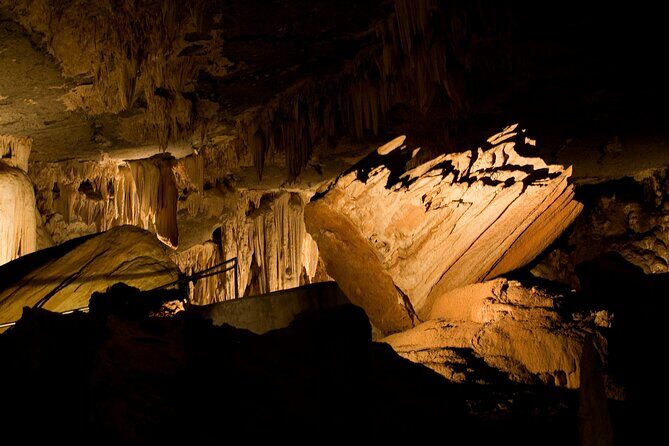 Explore Al Hoota Cave, Misfat Al Abriyeen and Bait Al Safa | 4 Hours Trip - Who Is This Tour Best For?