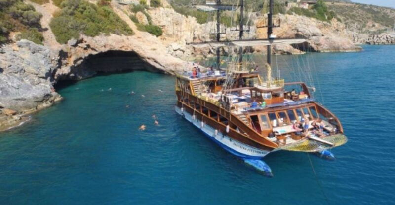 explore-alanyas-beauty-catamaran-boat-tour