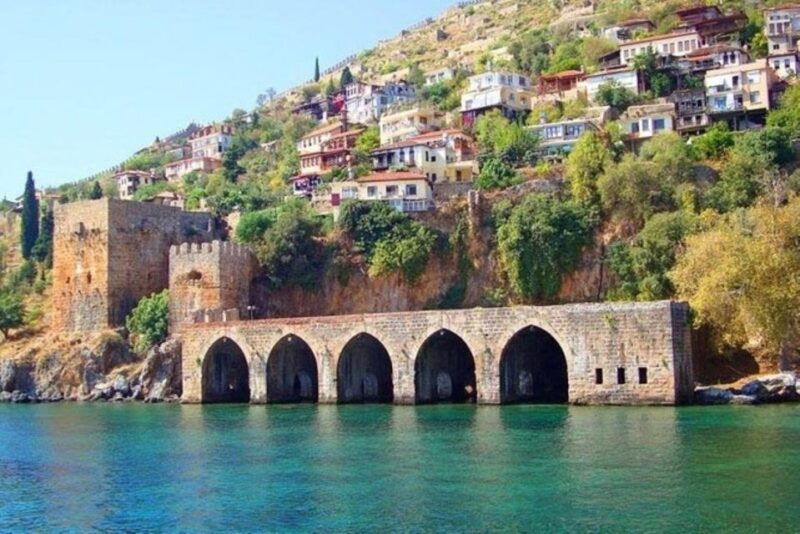 explore-alanyas-beauty-catamaran-boat-tour