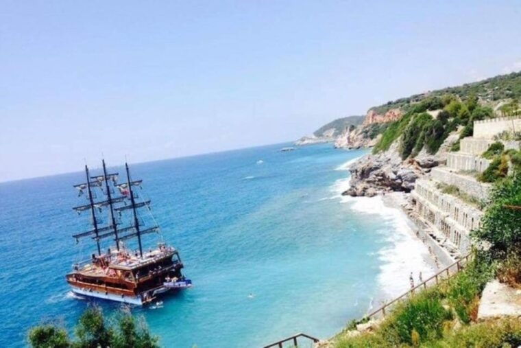 explore-alanyas-beauty-catamaran-boat-tour
