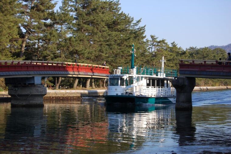 explore-amanohashidate-ine-bay-day-tour-from-osaka-2
