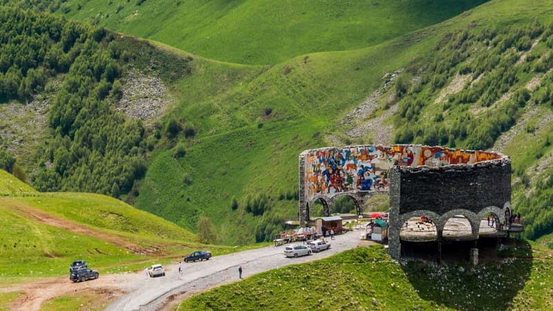 Explore Ananuri, Gudauri, & Kazbegi Guided Day Tour - Why This Tour Works Well