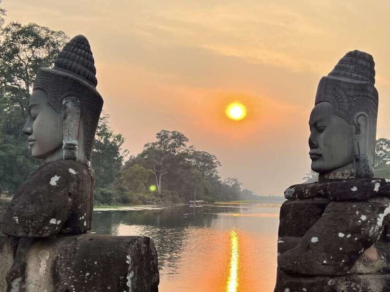 explore-angkor-wat-by-bike-and-sunset