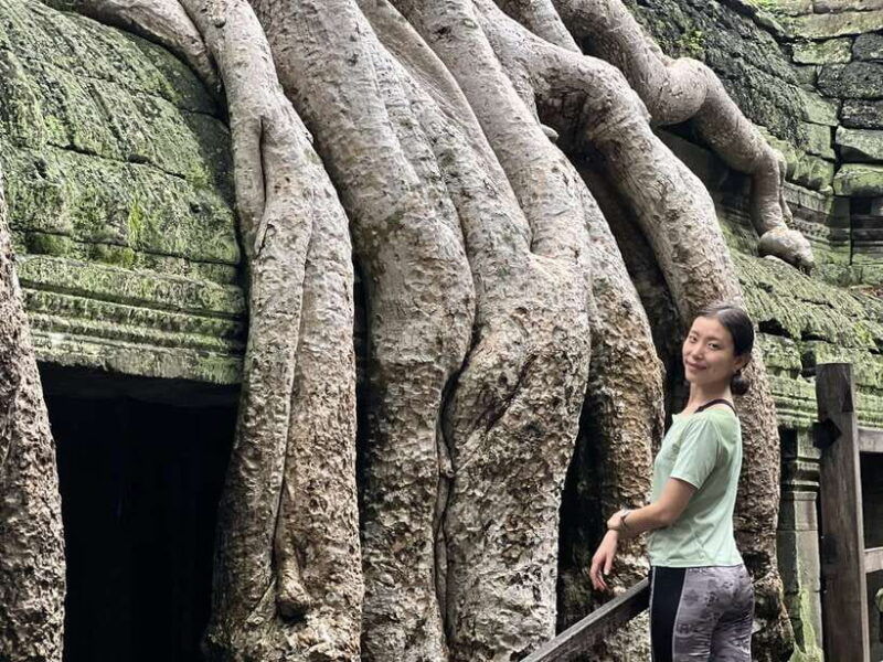 explore-angkor-wat-by-bike-and-sunset