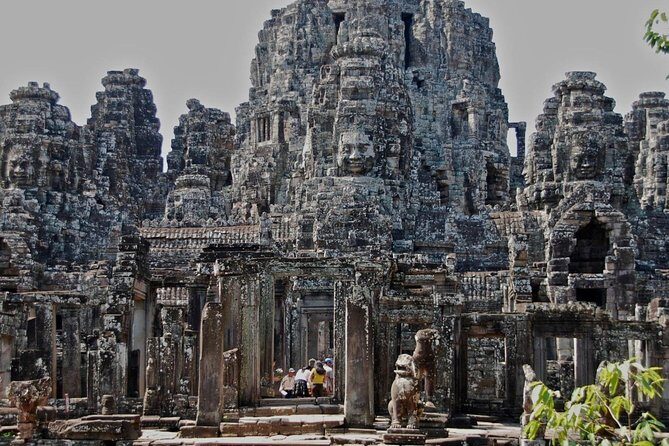 Explore Angkor Wat Temple , Bayon Temple and Jungle Temple Ta-Prohm - Discovering the Majestic Temples of Angkor
