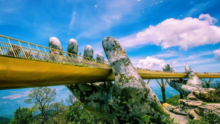 explore-ba-na-hill-golden-bridge-in-the-sunset-with-dinner