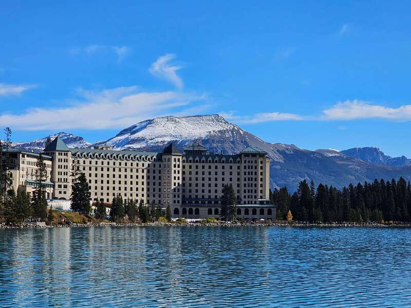 explore-banff-icefield-with-licenced-private-driver-guide