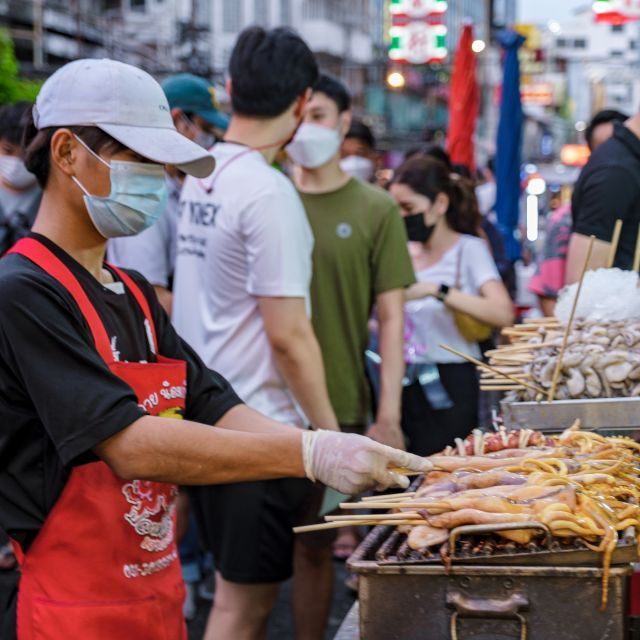 explore-bangkoks-hidden-alleys-night-street-market-sites
