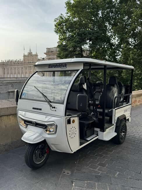 Explore Barcelona comfortably with our electric TukTuks. - FAQ
