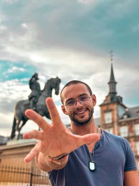 Explore Barcelona: Professional Photo session tour - Who Should Book This Tour?  