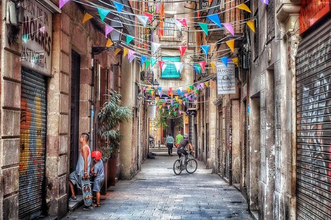 explore-barcelonas-trendy-el-born-with-a-local-host