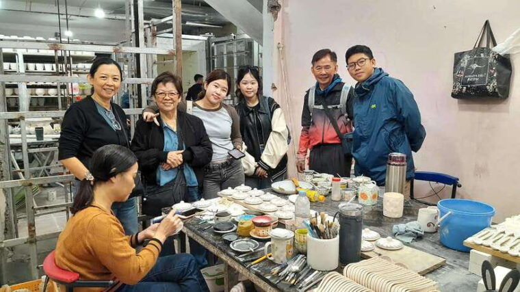 explore-bat-trang-village-ceramics-factories-local-guide