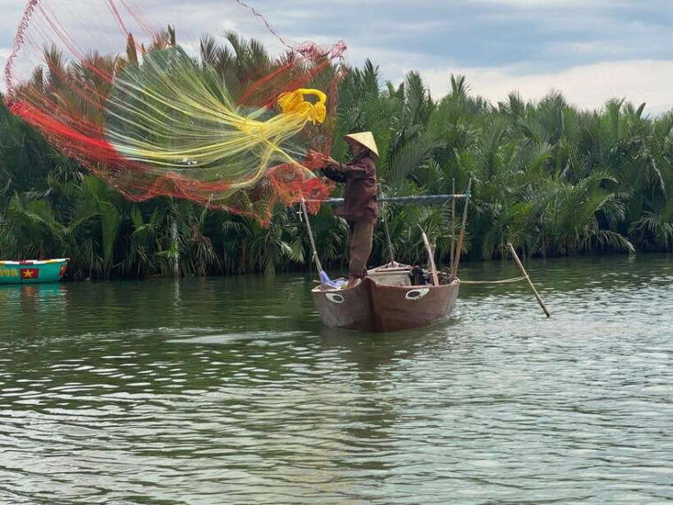 explore-bay-mau-coconut-jungle-hoi-an-old-town-with-dinner