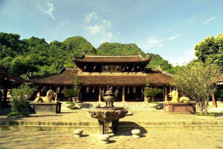 explore-beauty-perfume-pagoda-1-day-tour