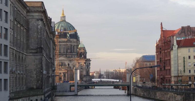explore-berlin-tour-history-and-highlights