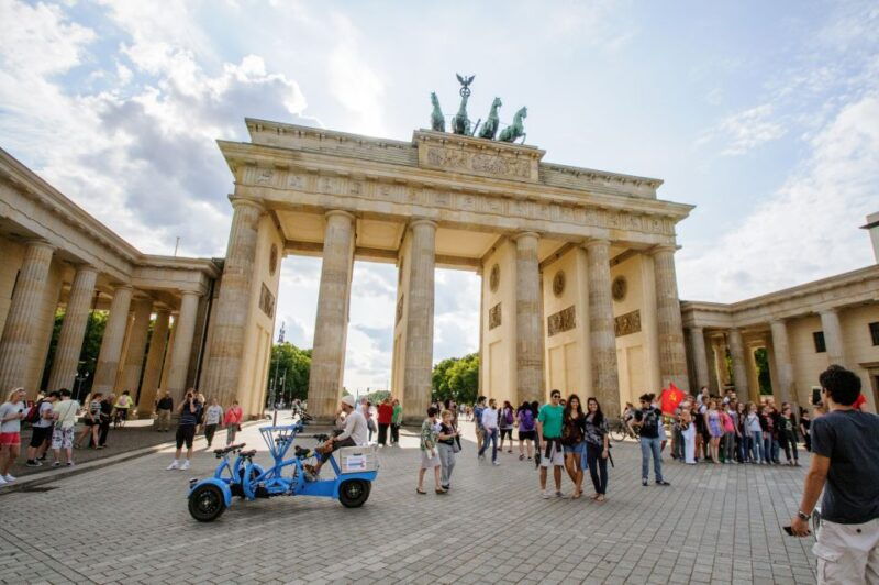 explore-berlin-walking-tour-of-all-the-iconic-sites