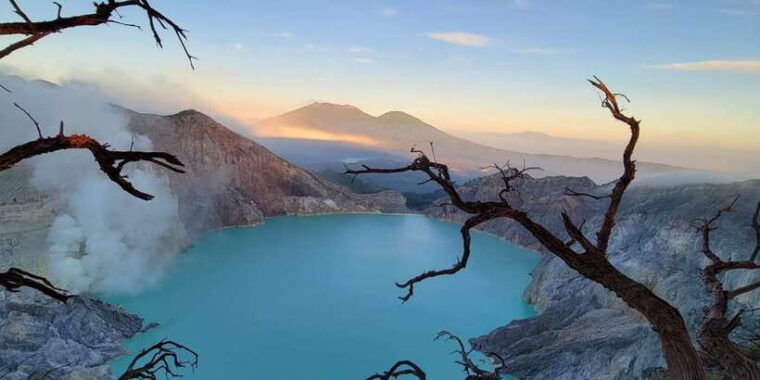 explore-bromo-and-ijen-crater-3d-2n-share-tour