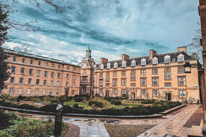 explore-cambridge-student-life-top-colleges-walking-tour