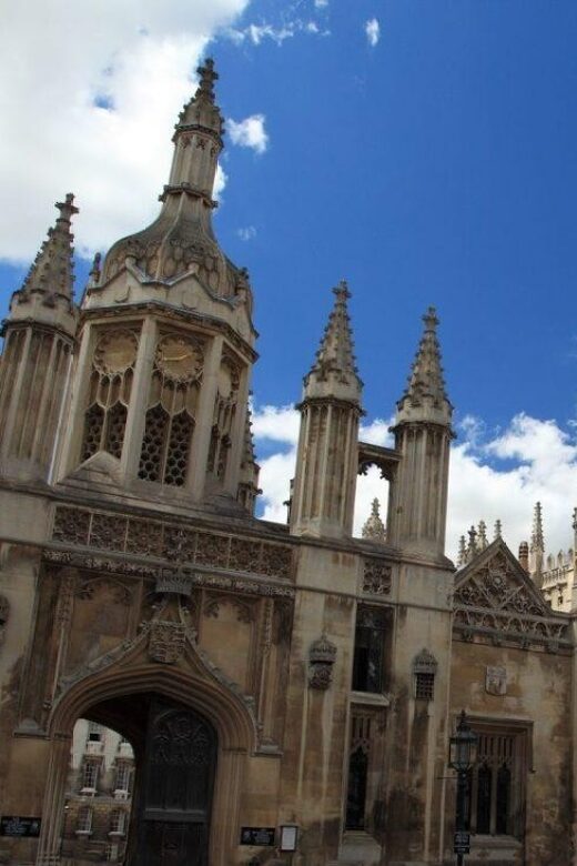 Explore Cambridge with Family  Private Walking Tour - Key Points