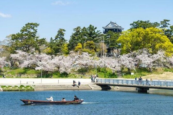 explore-castles-tour-in-samurai-city-aichi-using-local-train