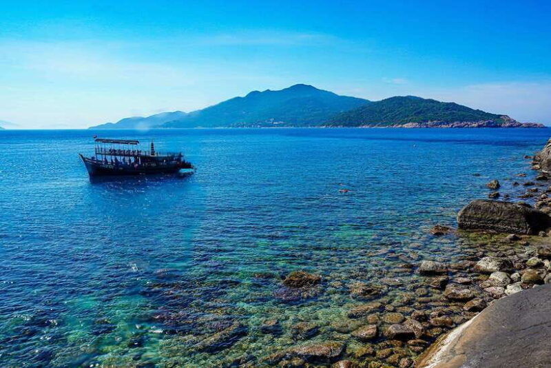 explore-cham-island-and-dive-to-observe-coral