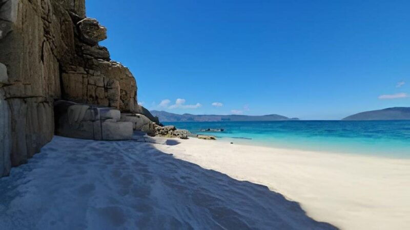 explore-cham-island-sightseeing-and-snorkeling-adventure