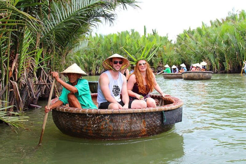 explore-coconut-village-forest-cam-thanh-with-tour-guide