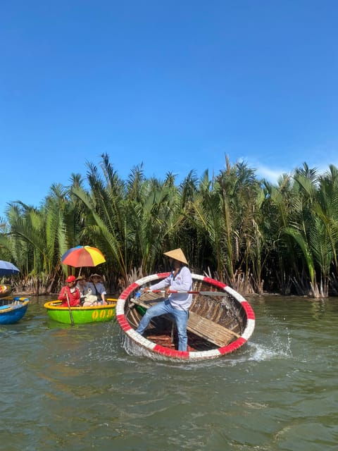 explore-coconut-village-forest-cam-thanh-with-tour-guide