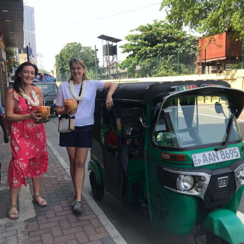 explore-colombo-with-a-group