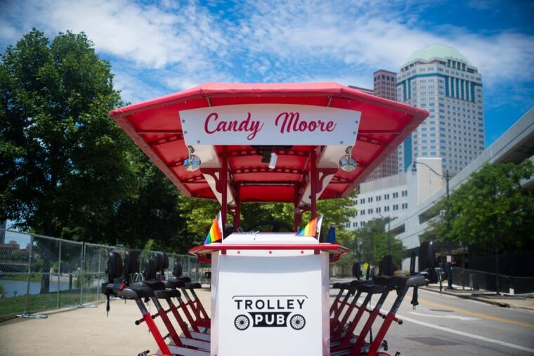 explore-columbus-on-the-trolley-pub