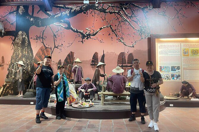 Explore Dong Ho's Folk Painting Heritage by Jeep Car - Visiting Kinh Duong Vuong Temple: A Blend of Myth and History