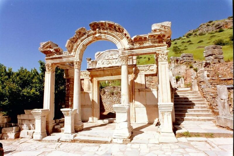 explore-ephesus-virgin-marry-artemis-with-lunch-ticket