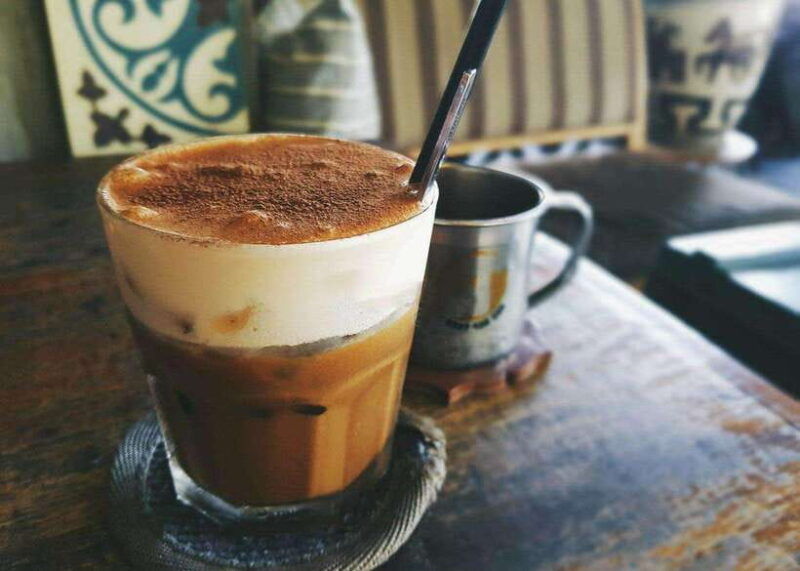 explore-food-tour-train-street-and-egg-coffee-in-capital
