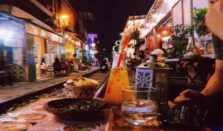 explore-food-tour-train-street-and-egg-coffee-in-capital