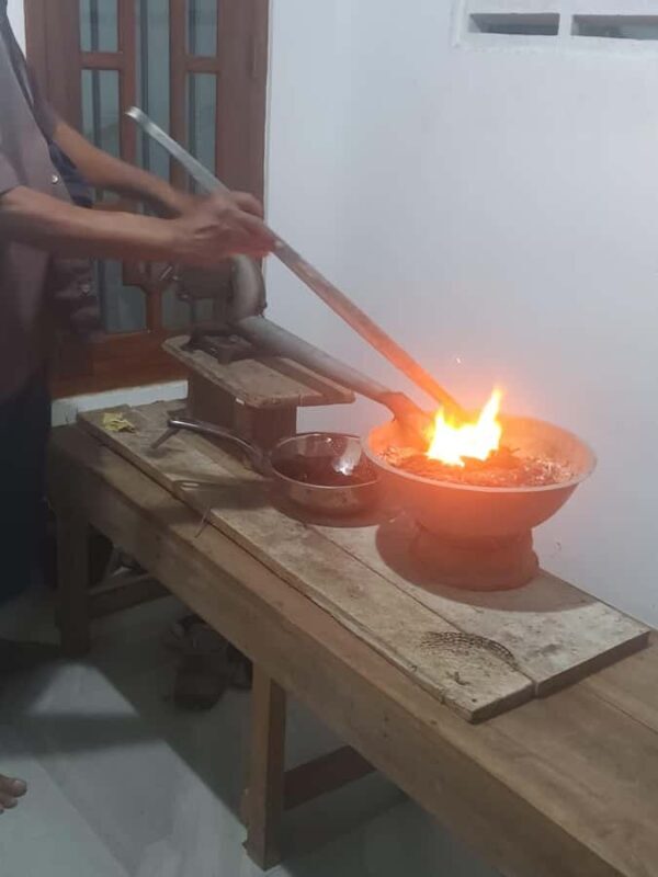 Explore Galle's Hidden Gems & Dine with Locals - Guides & Group Size