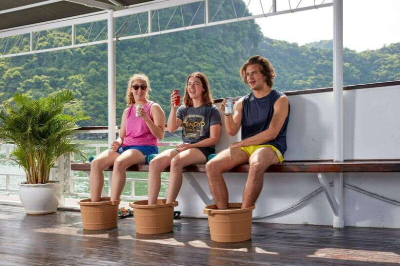 explore-halong-bay-with-cozy-bay-cruise-2-days-1-night