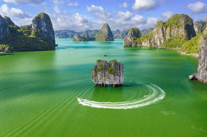explore-halong-bay-with-cozy-bay-cruise-2-days-1-night