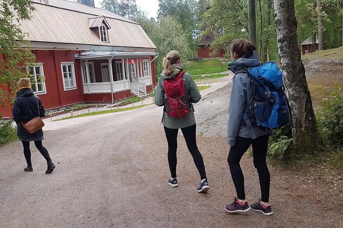 explore-happiest-helsinki-bike-ebike-bbq-sauna-forest-parks-3