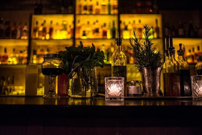 explore-hidden-bars-and-speakeasies-in-paris