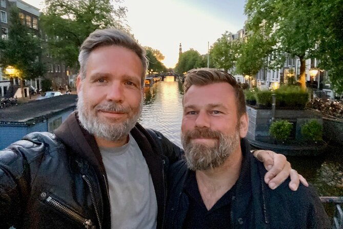 explore-hidden-streets-with-friends