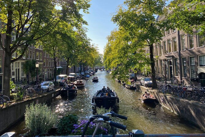 explore-hidden-streets-with-friends-private-tour