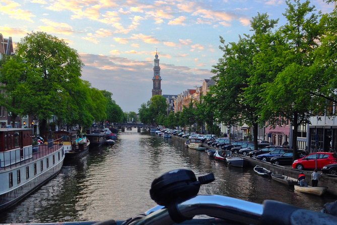 explore-hidden-streets-with-friends-private-tour