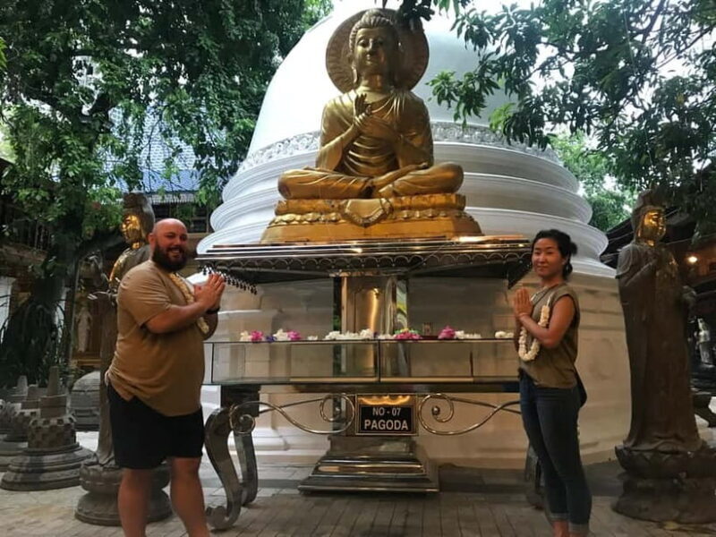 Explore Highlight Colombo with Group of Travelers - Key Points